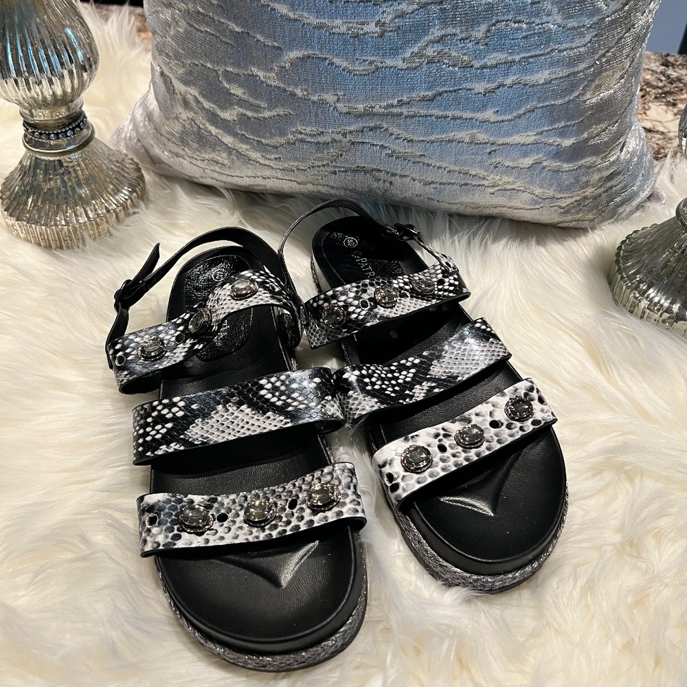 Summer sandals